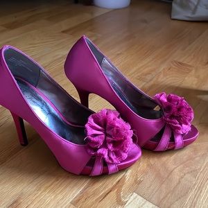 Lulu Townsend hot pink heels size 6